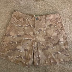 Anthropologie The Wanderer Camo Shorts